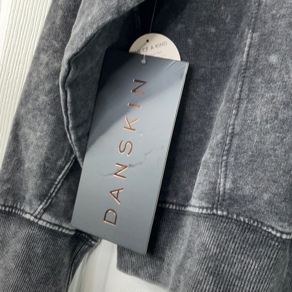 DanSkin Women’s Distressed Sweatshirt Size XS - Picture 5 of 7